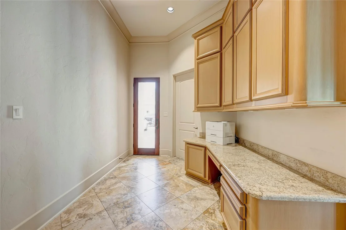 Photo of 710 Pinehaven Drive