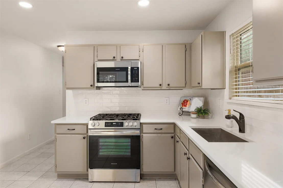 Photo of 4826 Gypsy Forest Drive