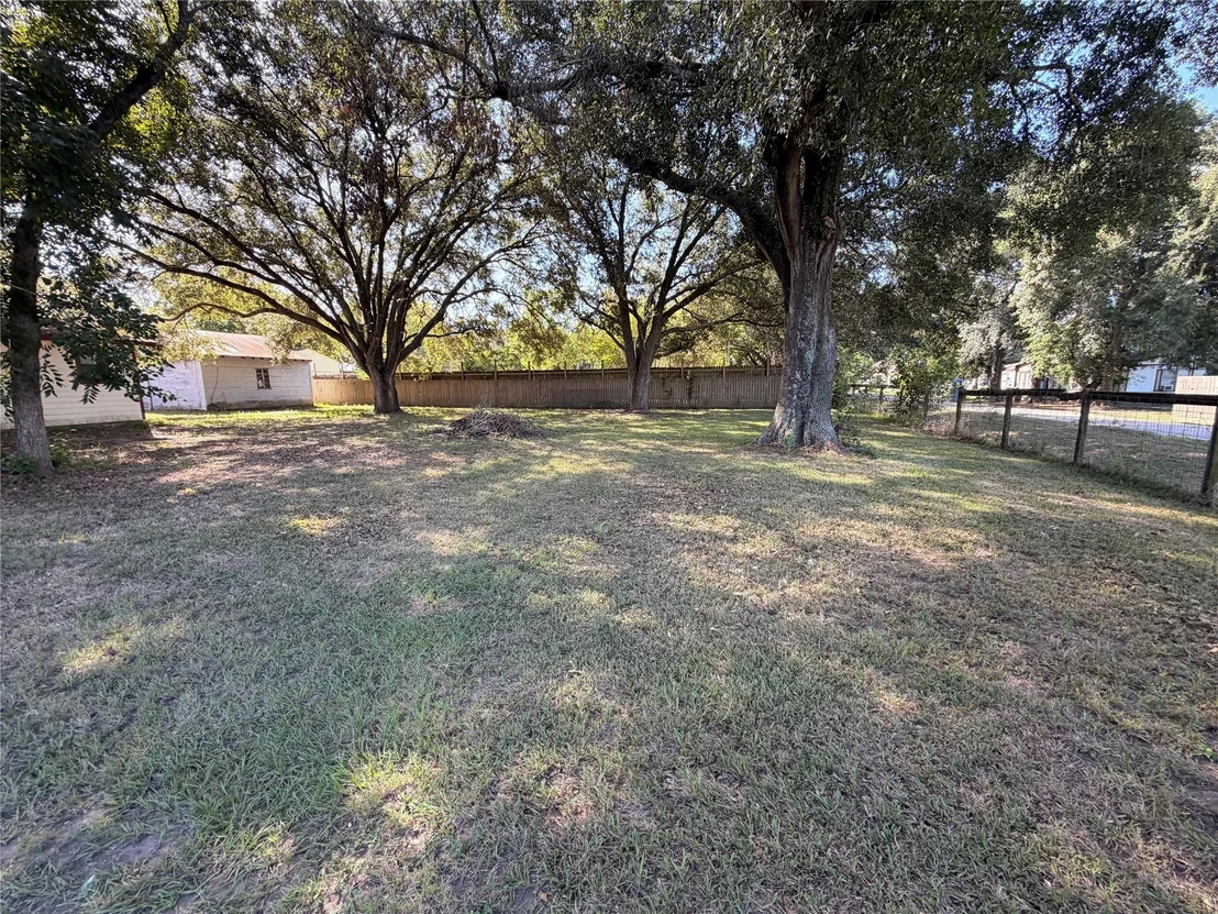 Photo of 2611 Center Street
