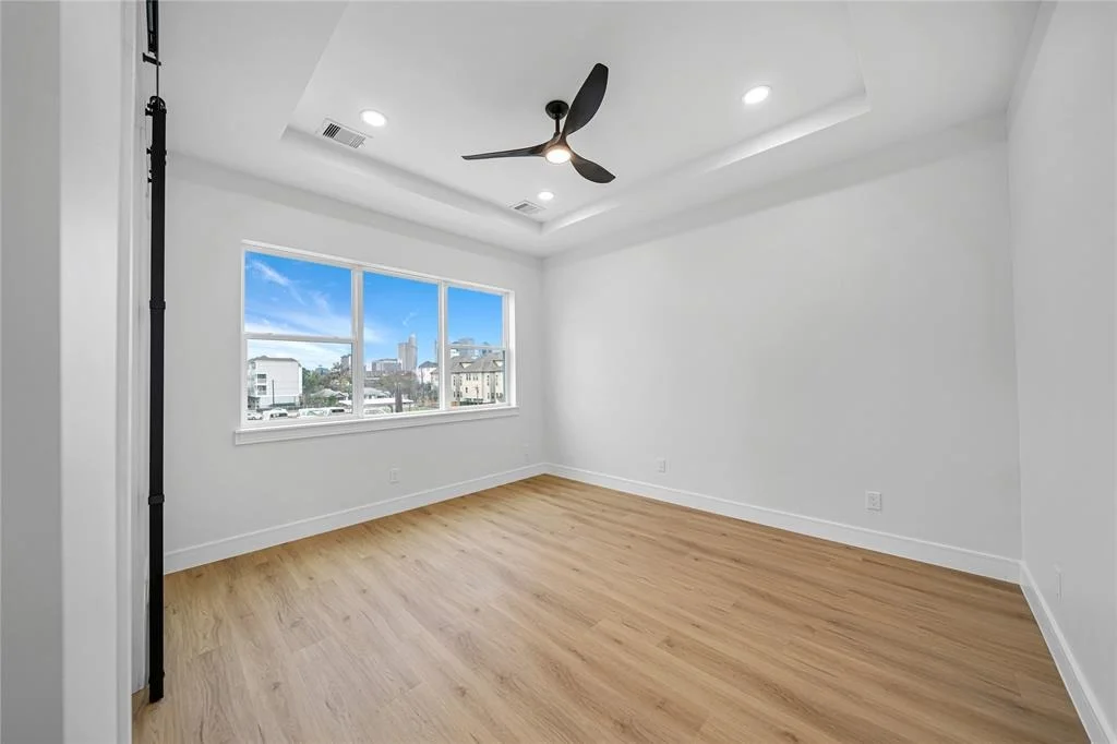 Photo of 2423 Bastrop Street