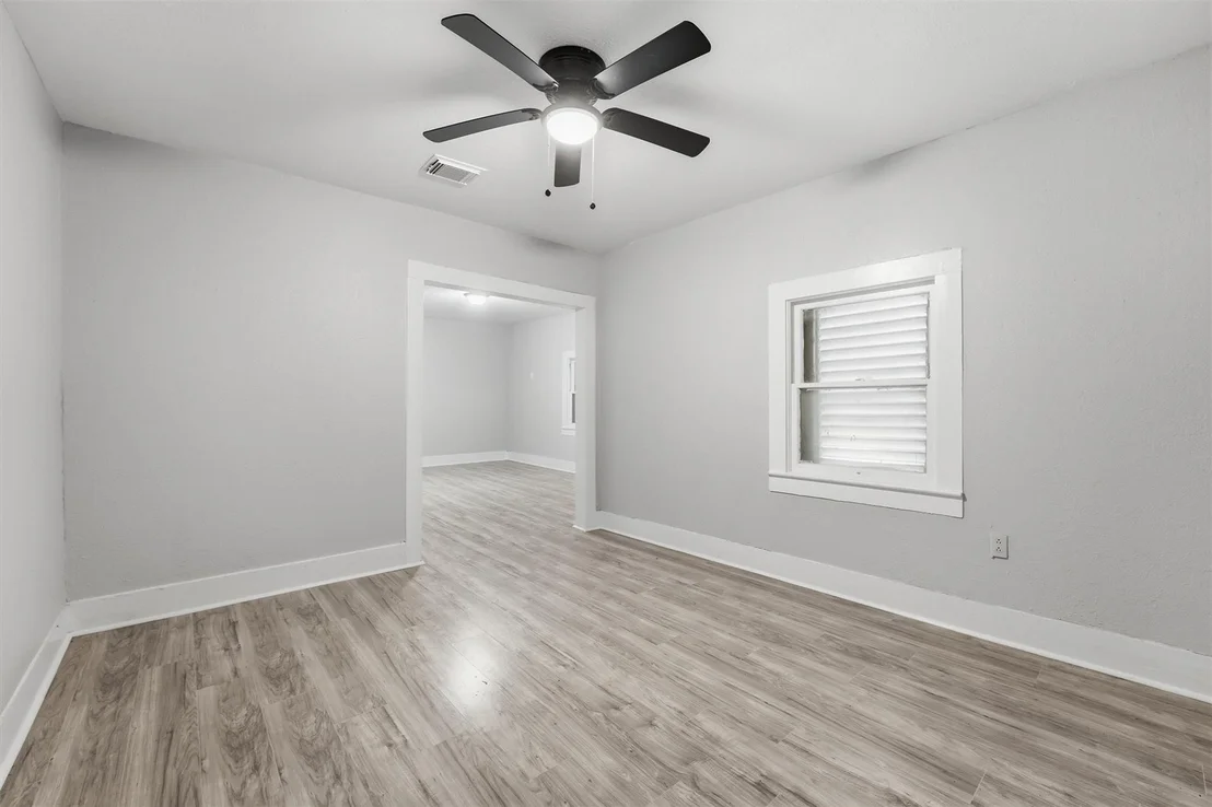 Photo of 811 W Broad Street