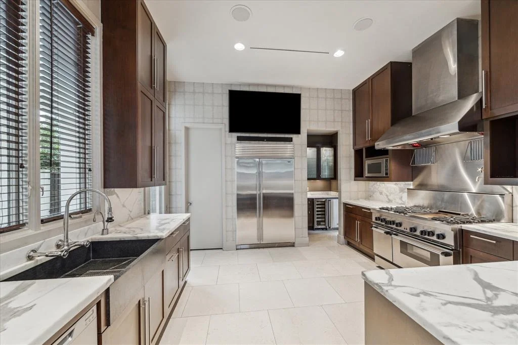 Photo of 2949 Chevy Chase Drive
