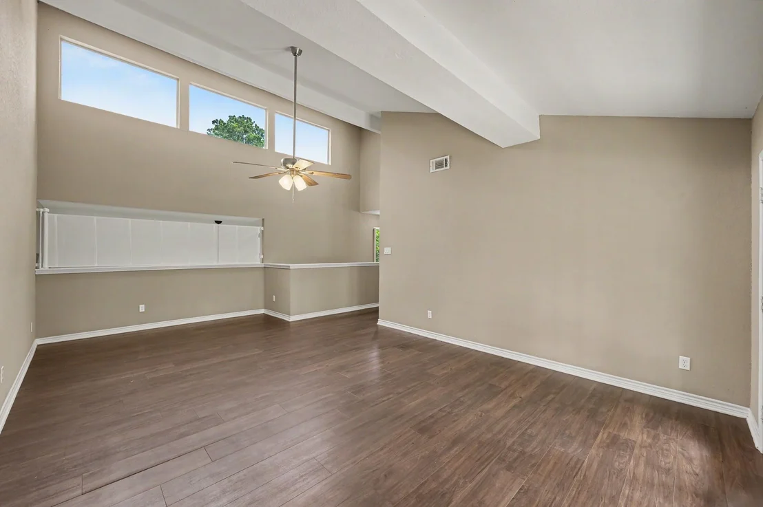 Photo of 15211 Jamaica Drive