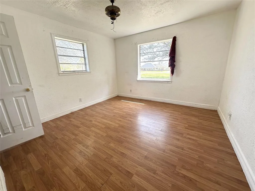 Photo of 1045 Cook Road