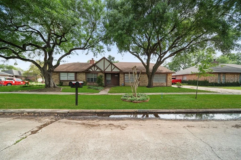 Photo of 19207 Woodglen Drive