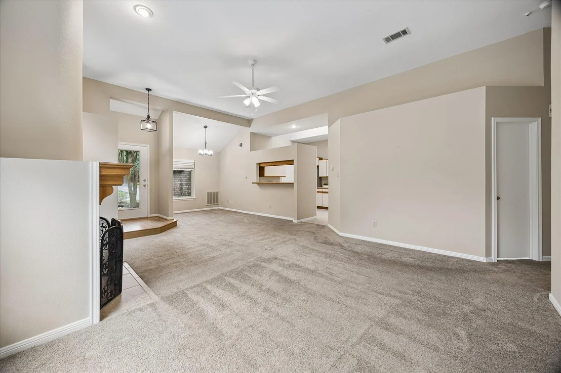 Photo of 46 Lakeridge Drive