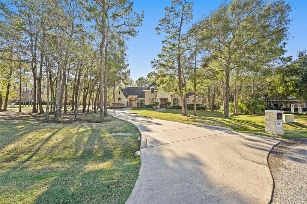 Photo of 28603 Waterbend Court