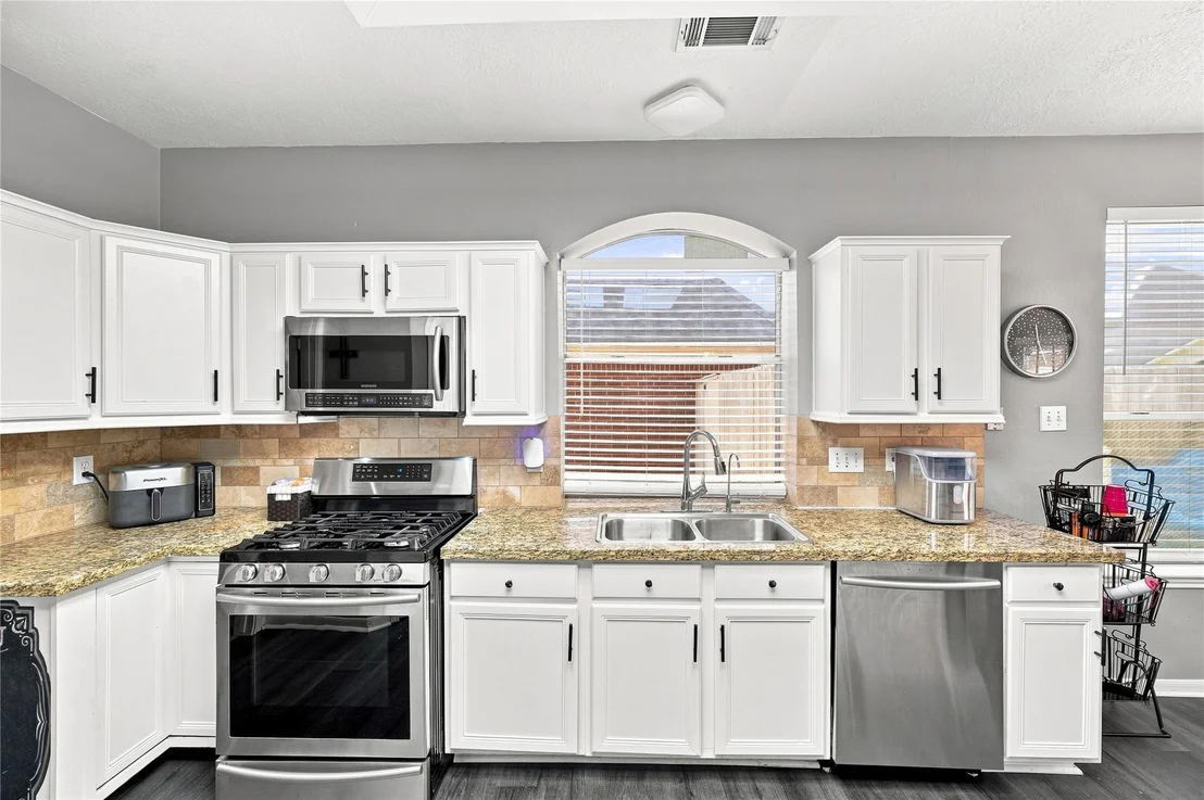 Photo of 10827 Oak Acres Drive