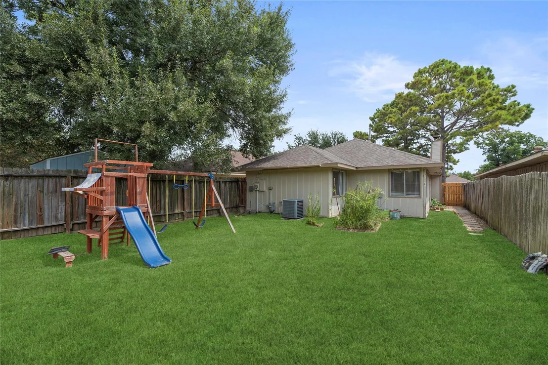 Photo of 8622 Ashlawn Drive