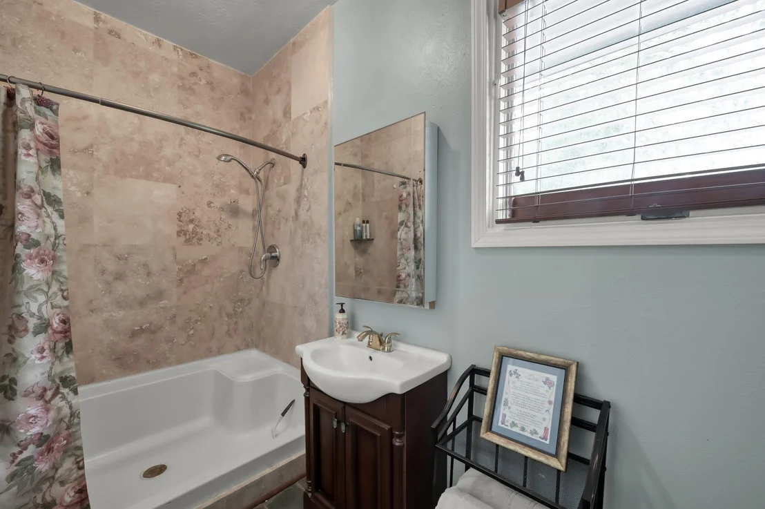 Photo of 276 Walker Loop