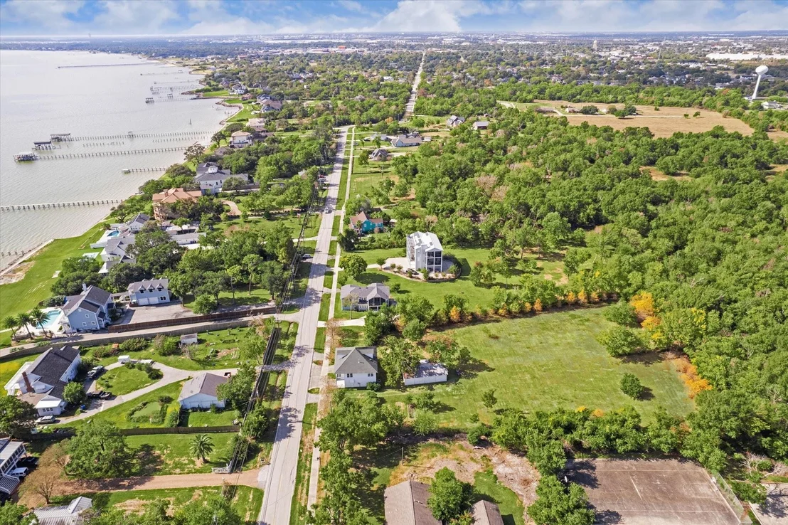 Photo of 618 Bayridge Road