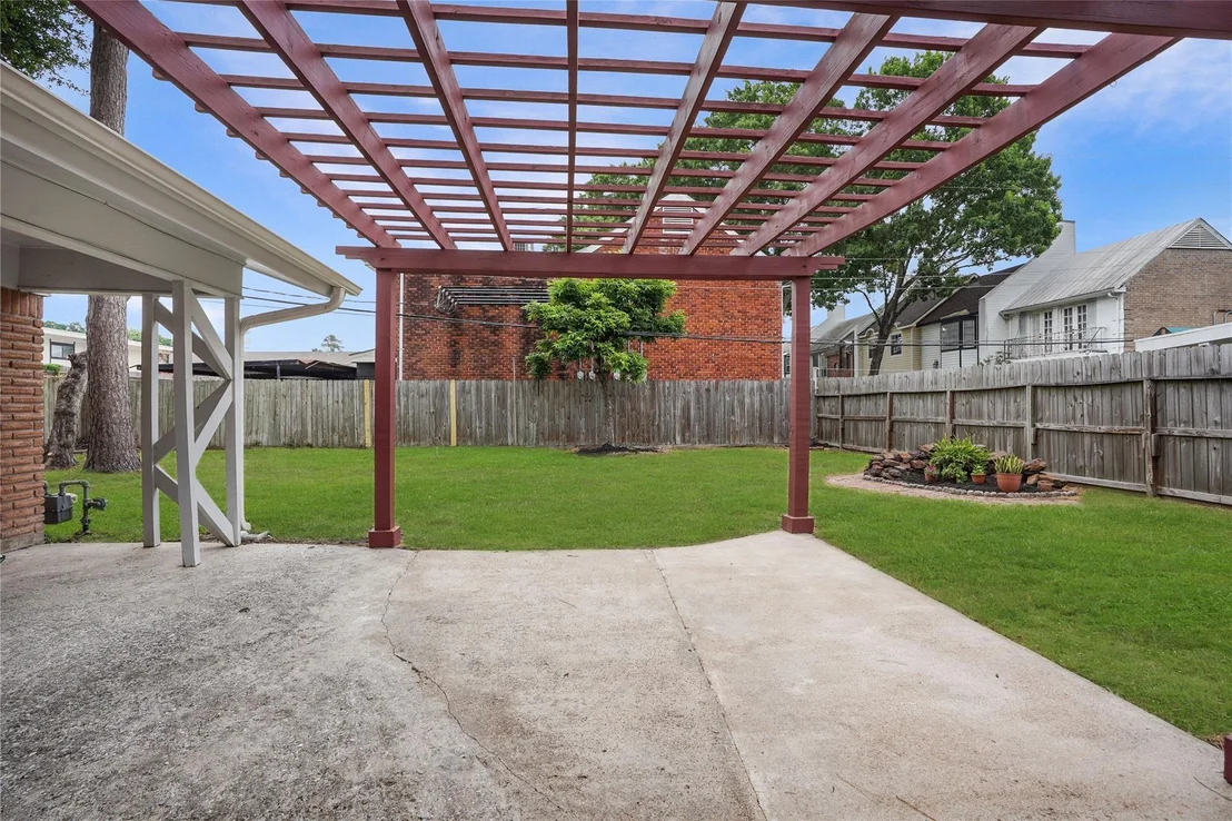Photo of 10010 Westview Drive