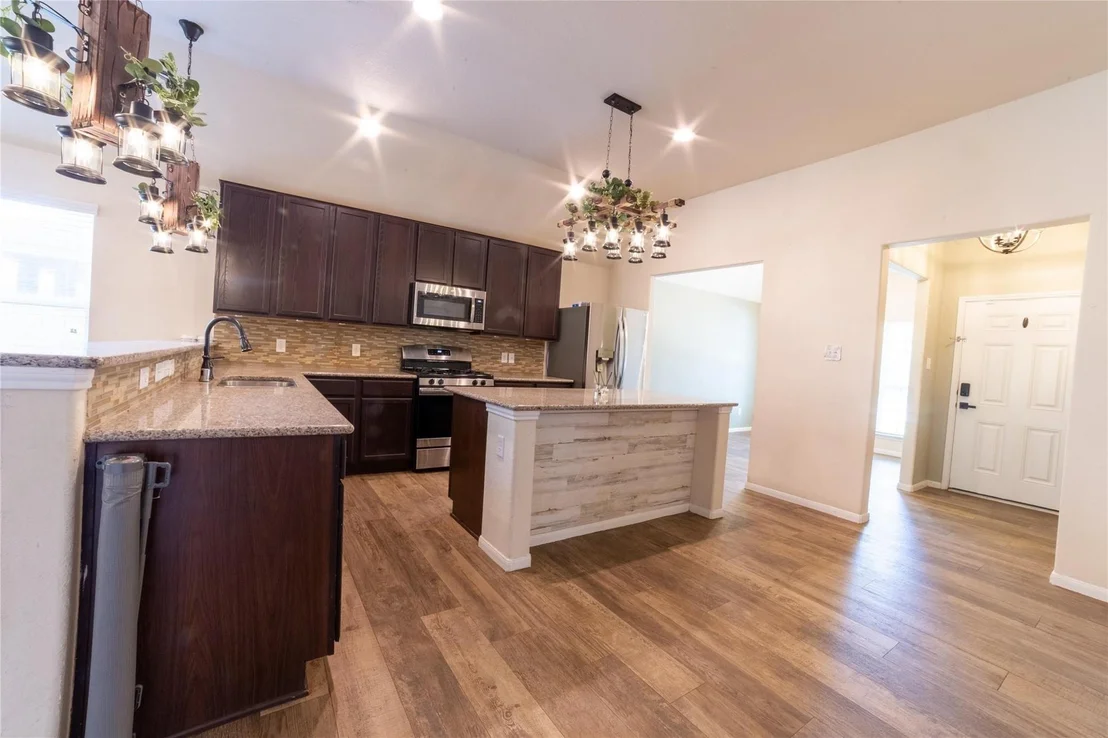 Photo of 10510 Chestnut Path Way
