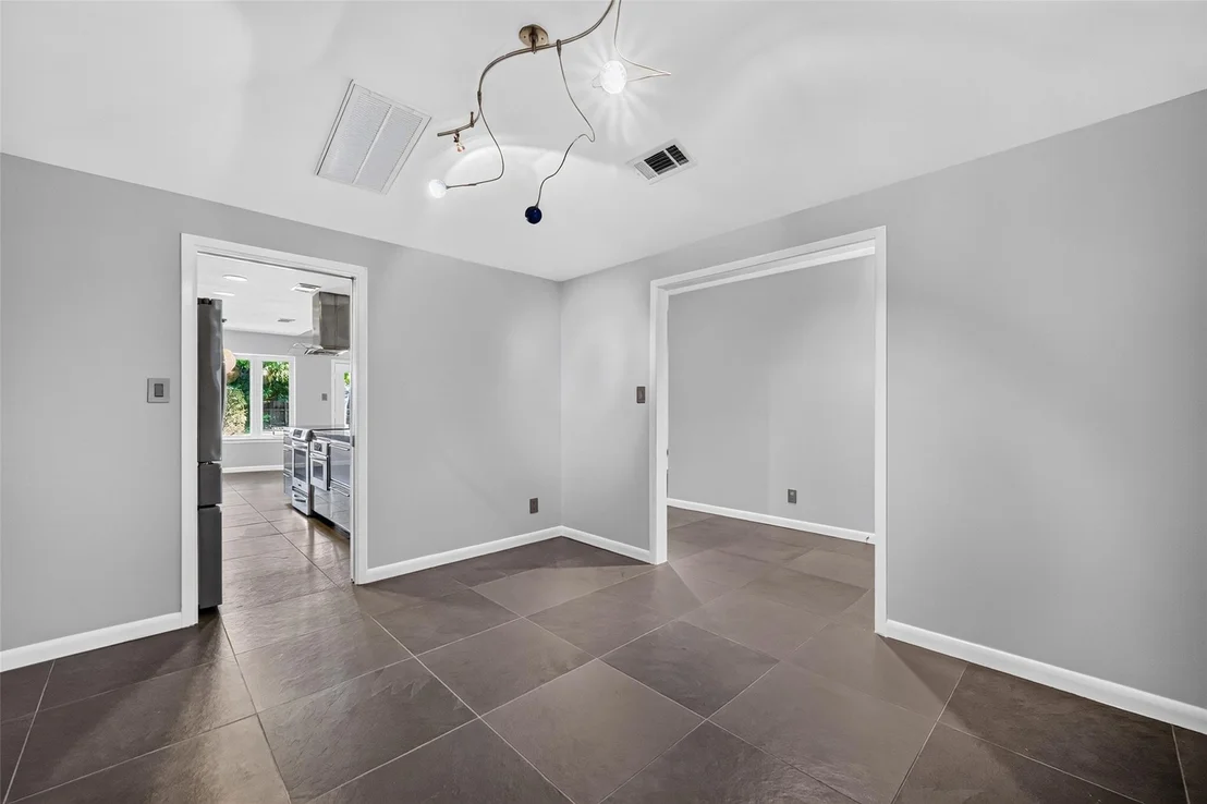 Photo of 5938 Claridge Drive