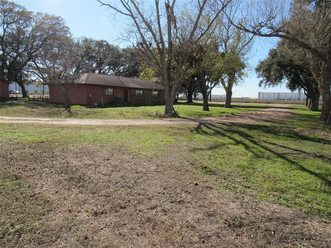 Photo of 2119 Woods Road