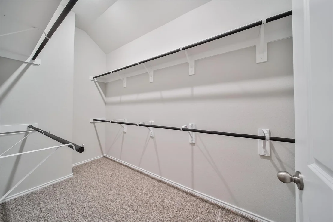 Photo of 1410 Glenoaks Drive