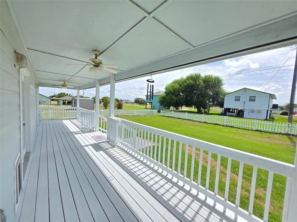 Photo of 657 Bayview Drive