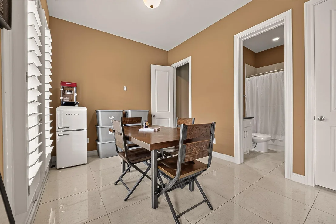 Photo of 10929 Upland Park