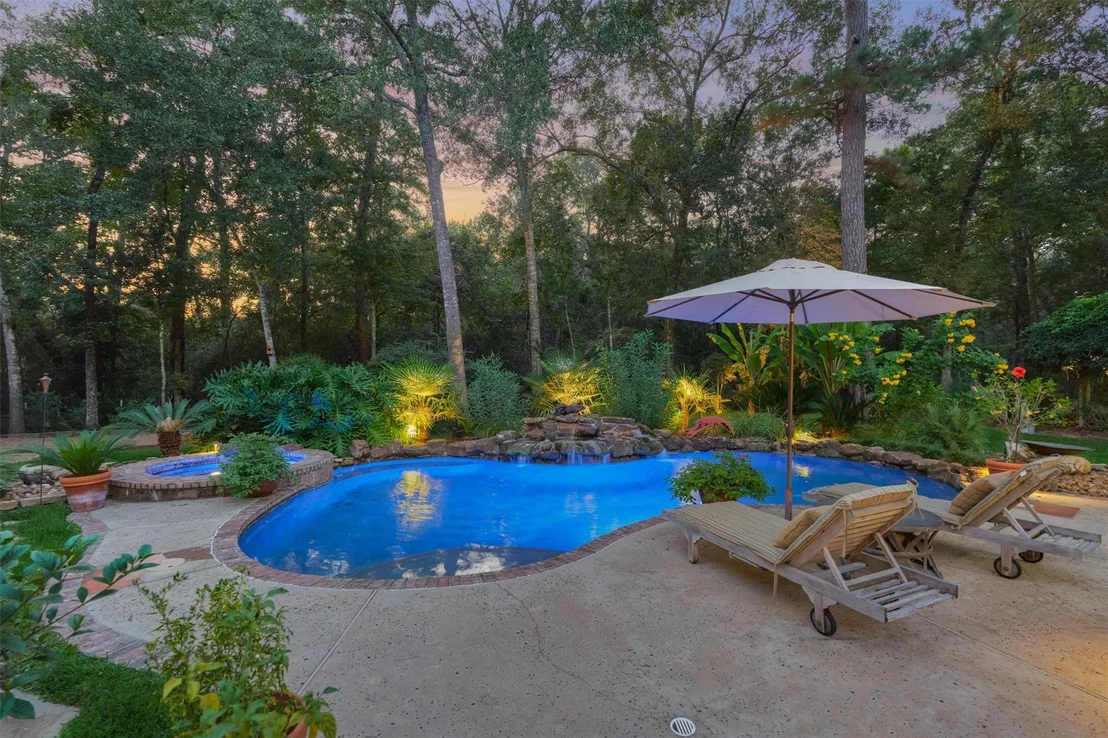 Photo of 10928 Lake Forest Drive