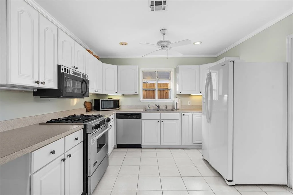 Photo of 4733 W Bayshore Drive