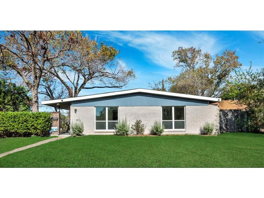 Photo of 5234 Saxon Drive