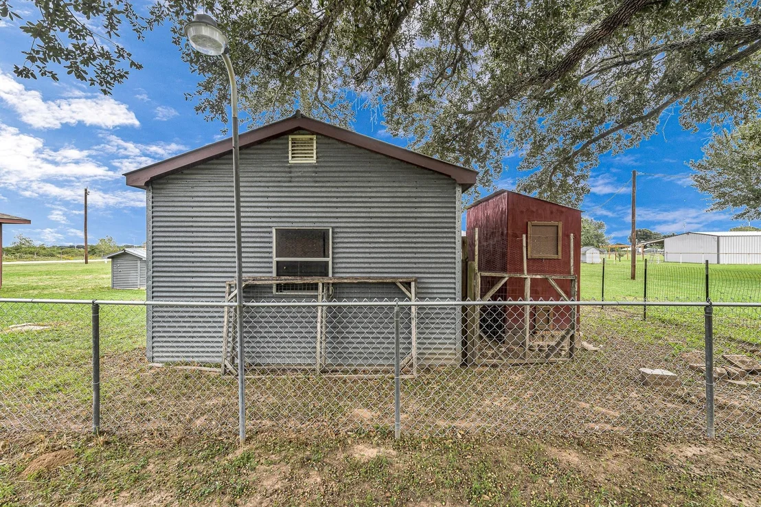 Photo of 1181 Schmidt Road