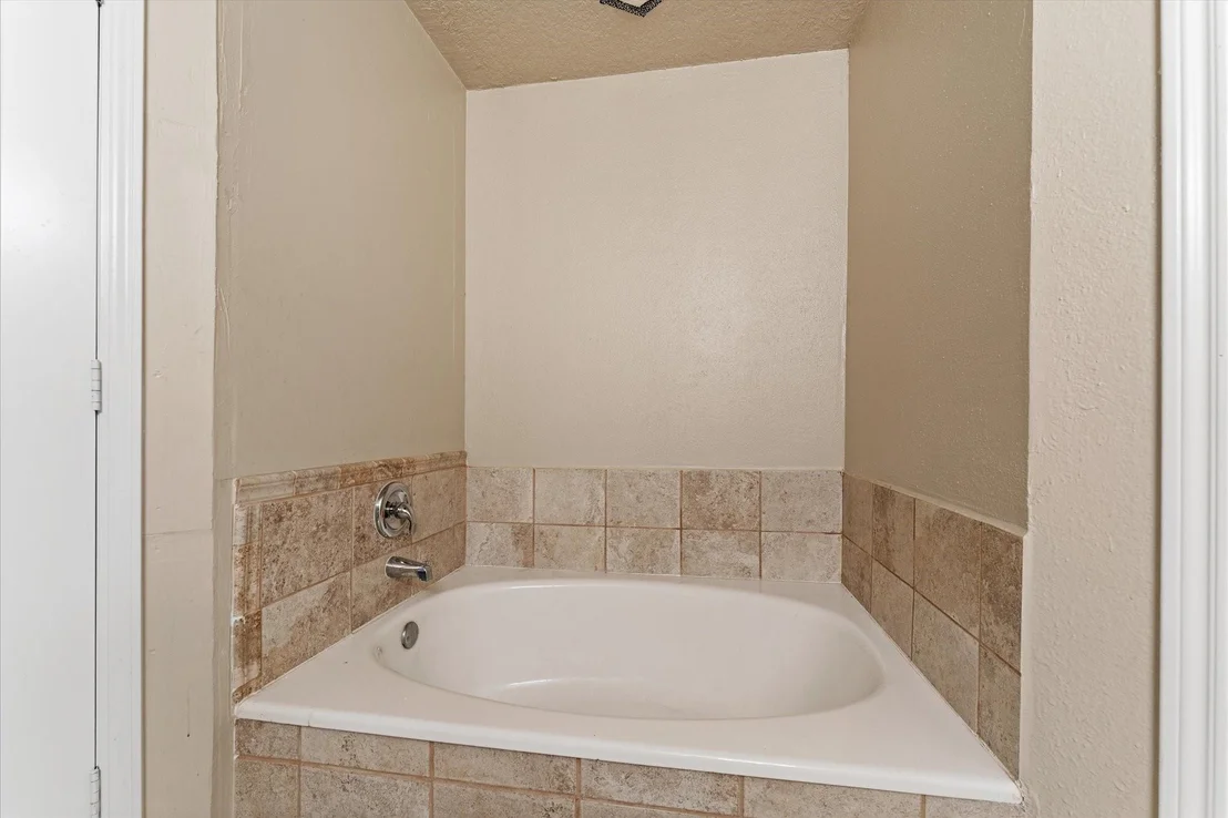 Photo of 57 Lake Forest Circle