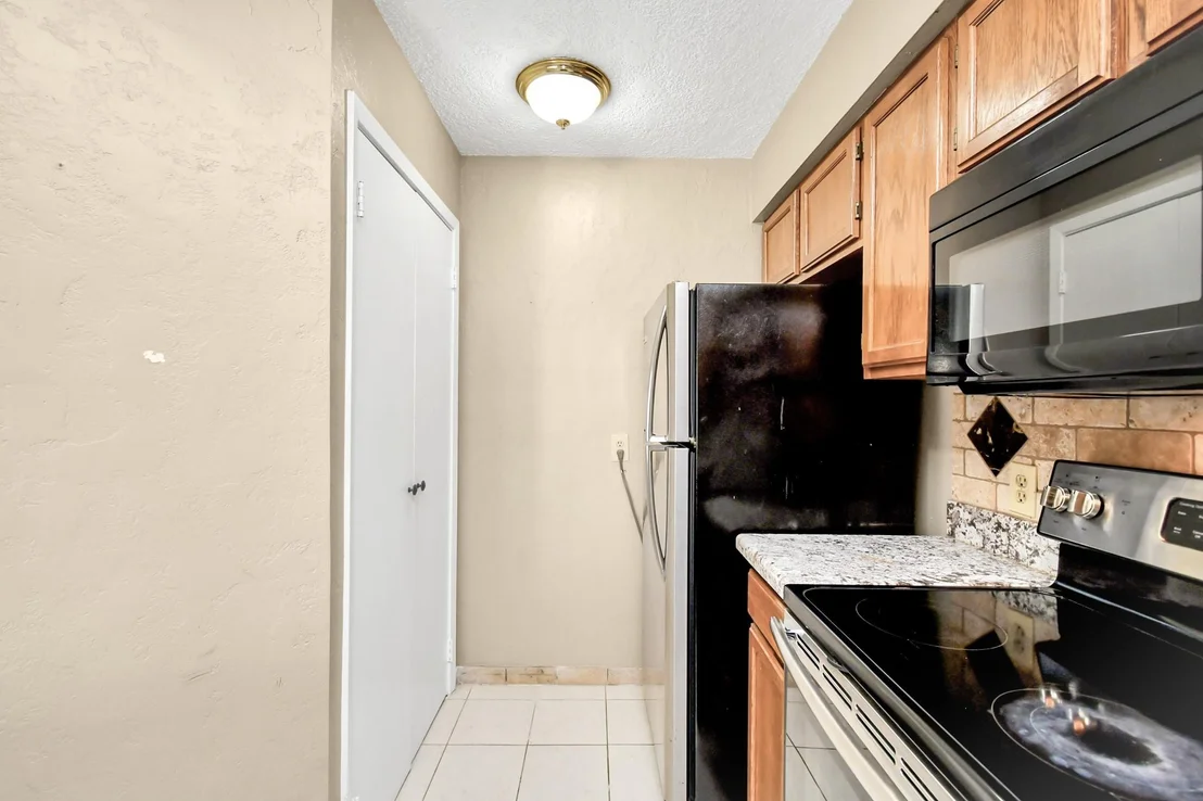 Photo of Unit 250D at 2501 Gulf Freeway