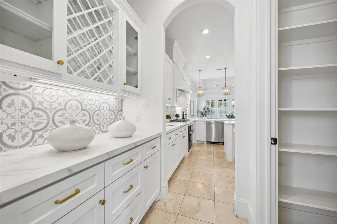 Photo of 1235 Thornton Road