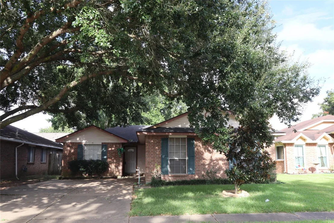 Photo of 2931 Walnut Springs Drive