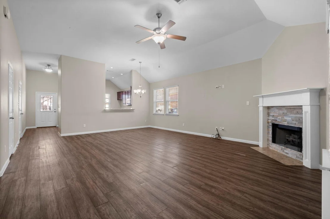 Photo of 984 Arbor Glen