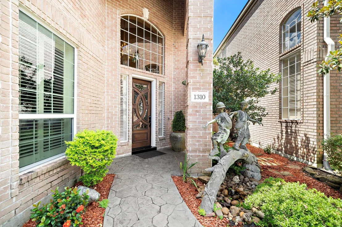 Photo of 1310 Whispering Pines Drive