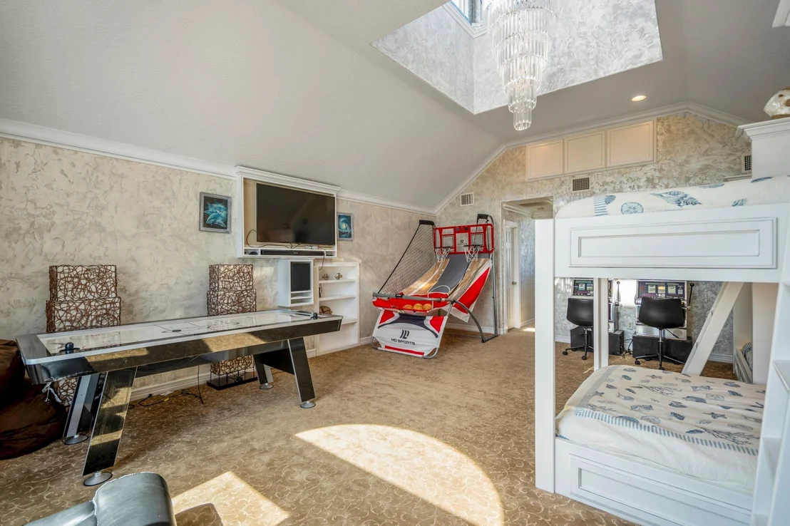 Photo of 16544 John Silver Road