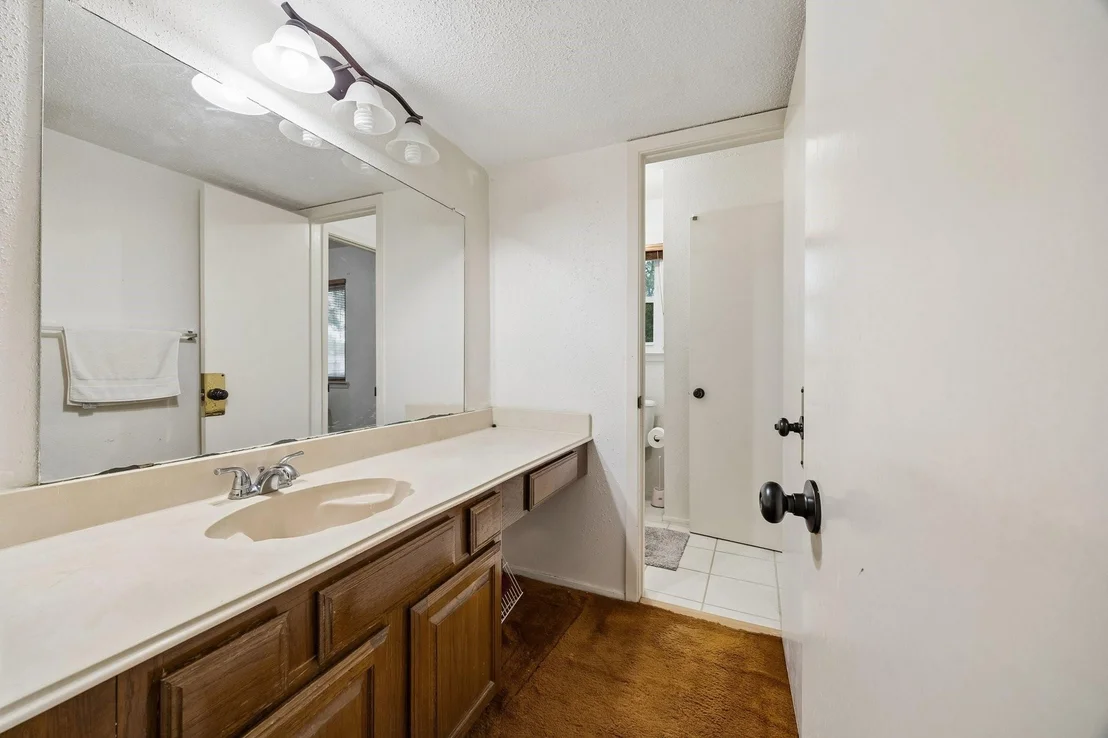 Photo of 9815 Walnut Glen Drive