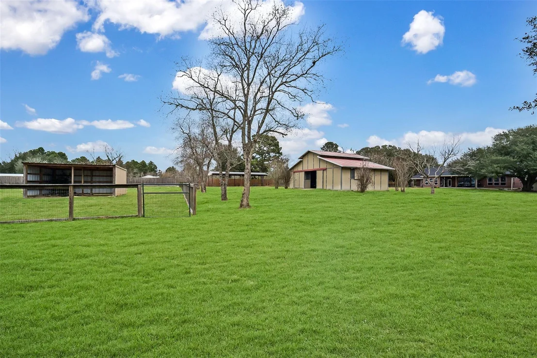 Photo of 19407 Pine Tree Lane