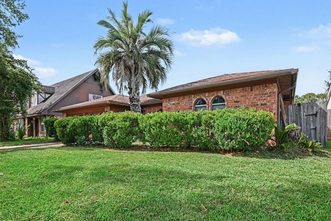 Photo of 807 Voyager Drive