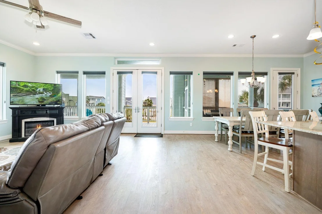 Photo of 4210 Sandpiper