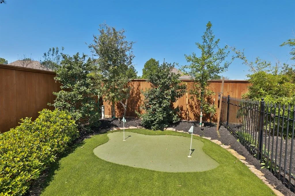 Photo of 6 White Meadow Court