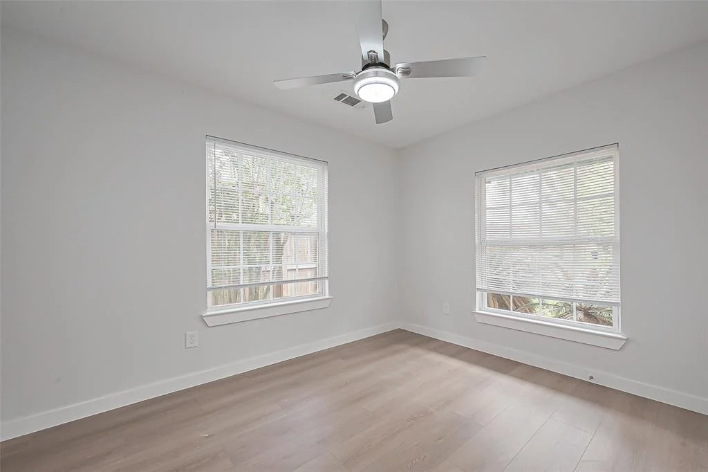 Photo of 7333 Lakehurst Drive