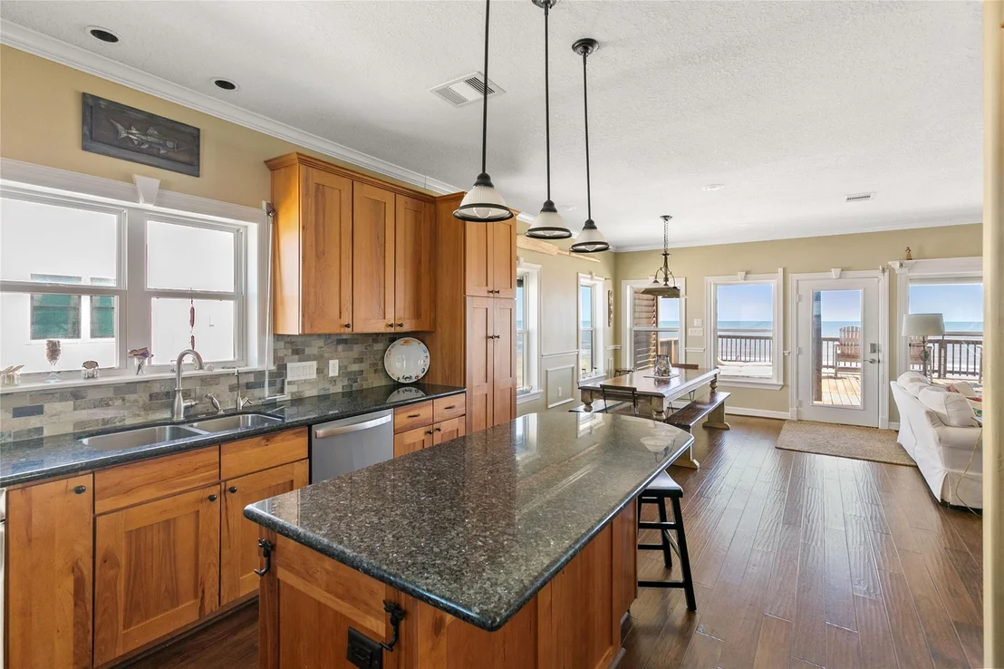 Photo of 10530 Bluewater Highway