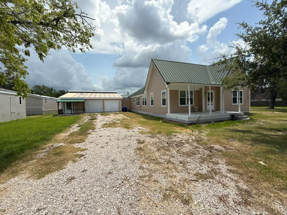 Photo of 109 Maple Street