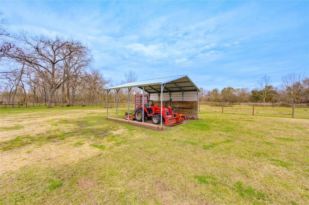 Photo of 6228 County Road 42