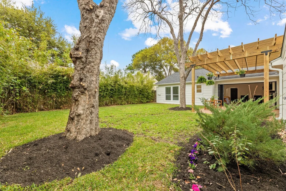 Photo of 1002 Chippenham Drive