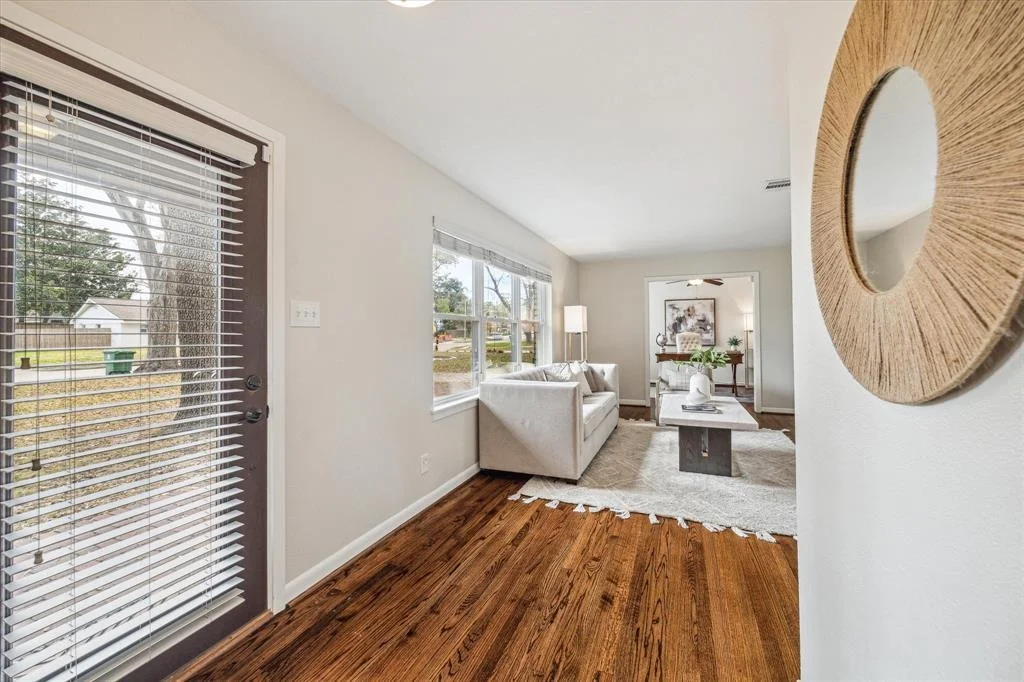 Photo of 9916 Westview Drive