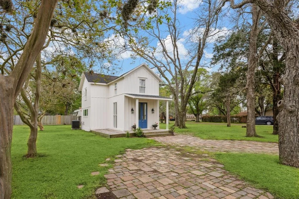 Photo of 1104 Rexville Road