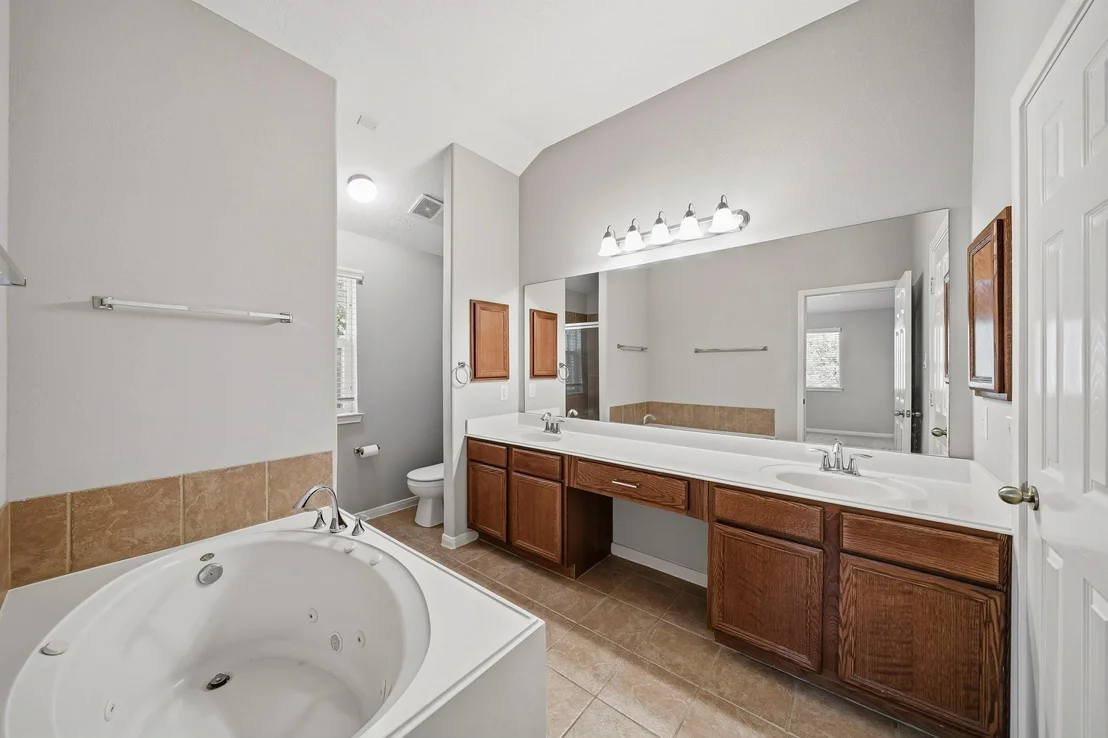 Photo of 12222 Hawthorne Drive