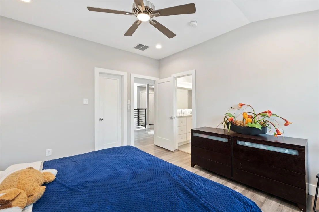Photo of 2928 Suffolk Drive
