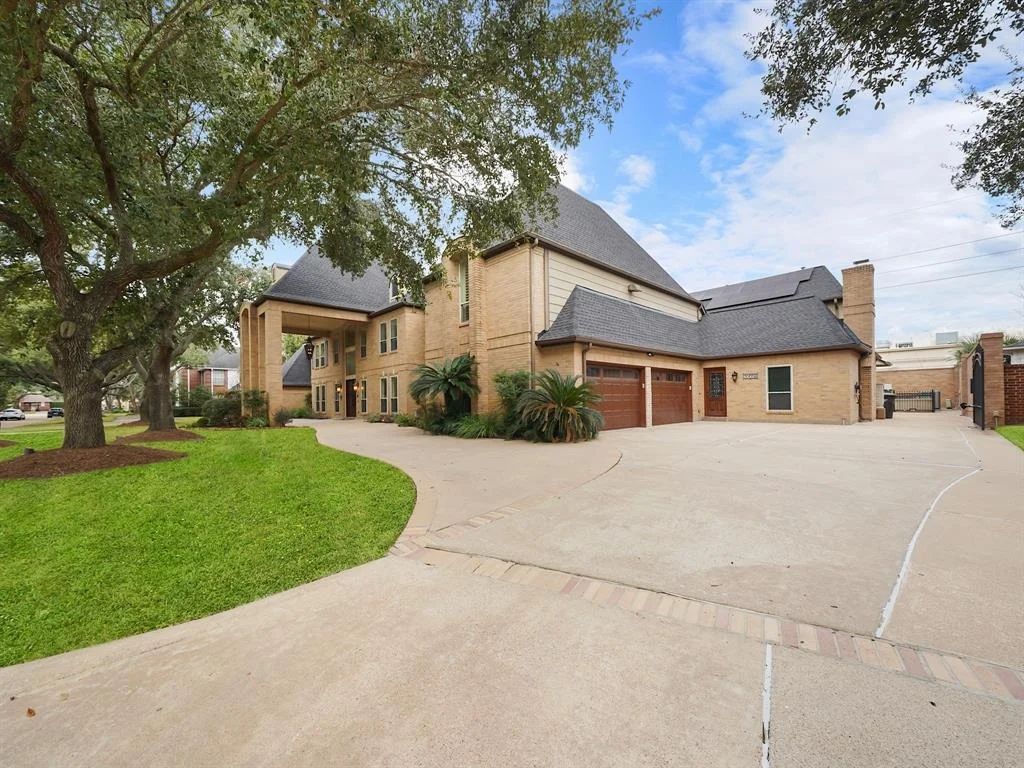 Photo of 20006 Ambervine Circle