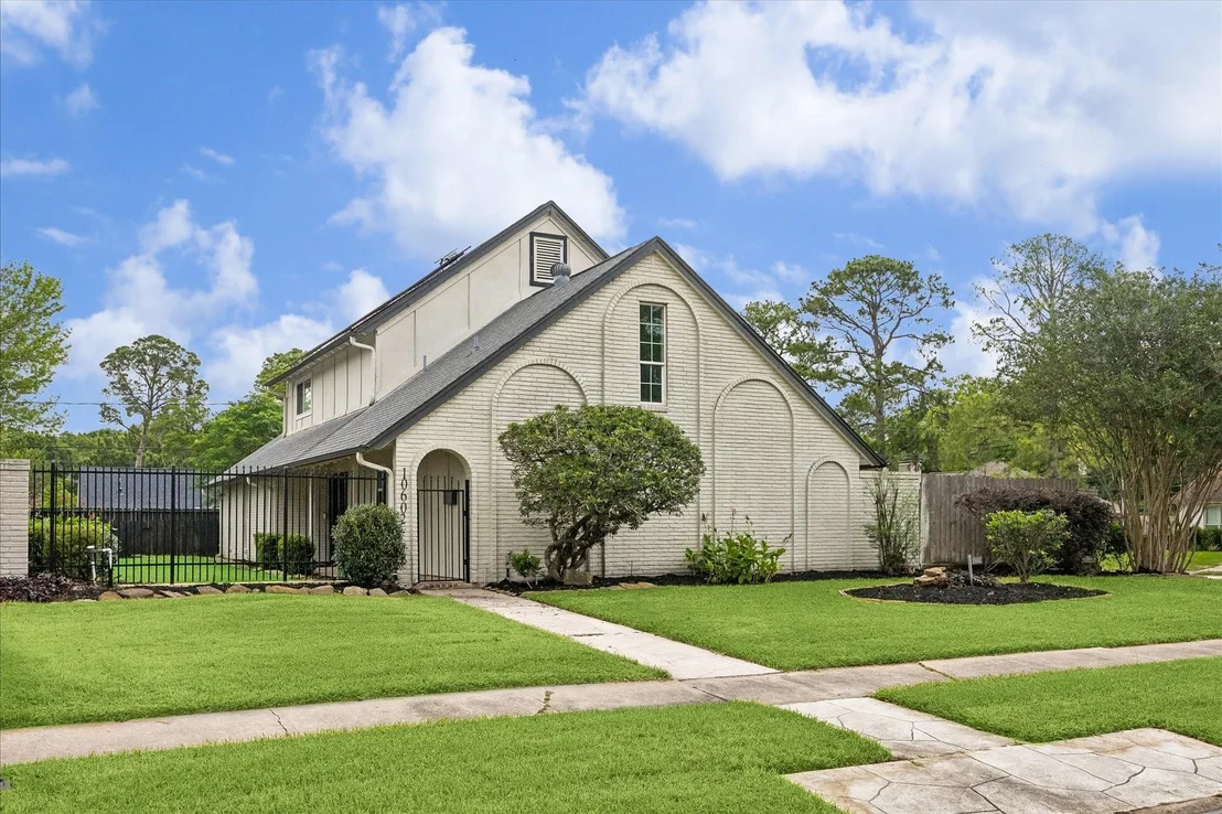 Photo of 10602 Riverview Drive