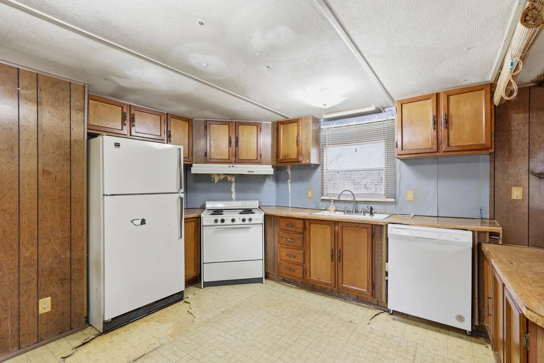 Photo of 100 Windwood Circle